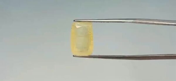 Yellow Sapphire - 7.6 Carat