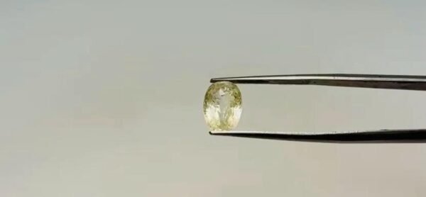 Yellow Sapphire - 4.8 Carat