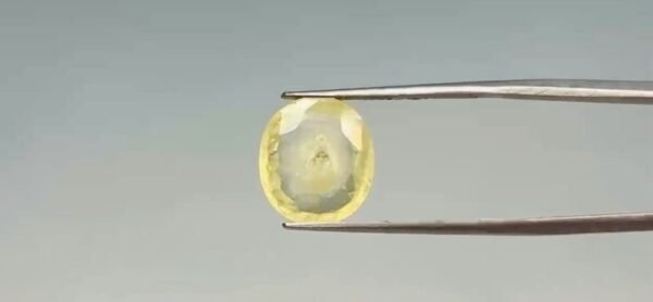 Yellow Sapphire - 5.75 Carat