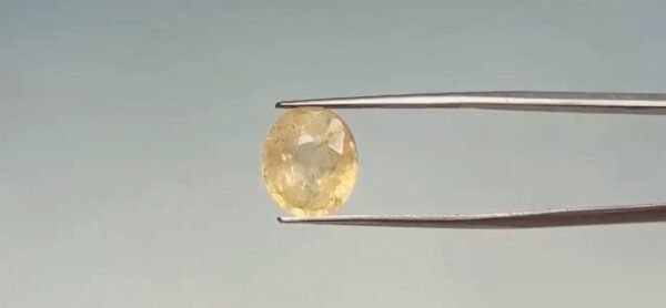 Yellow Sapphire - 7.35 Carat
