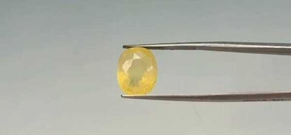 Yellow Sapphire - 8.95 Carat