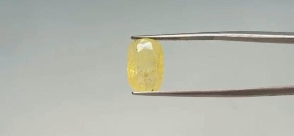 Yellow Sapphire - 7.35 Carat