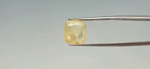 Yellow Sapphire - 7.35 Carat