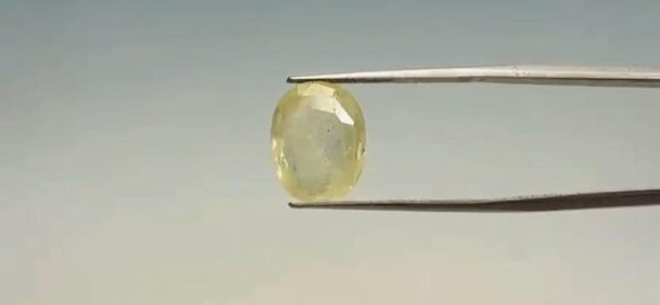Yellow Sapphire - 8 Carat