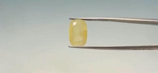 Yellow Sapphire - 8.85 Carat