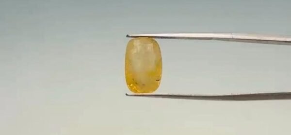 Yellow Sapphire - 7.45 Carat