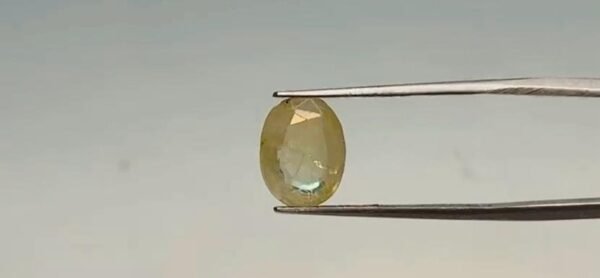 Yellow Sapphire - 5.4 Carat