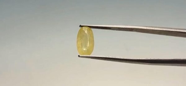 Yellow Sapphire - 3.45 Carat