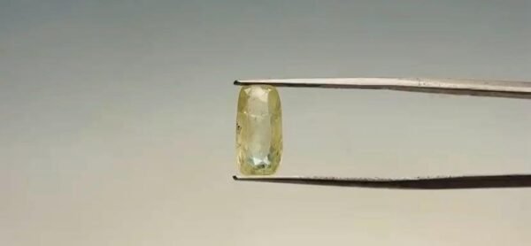 Yellow Sapphire - 4 Carat