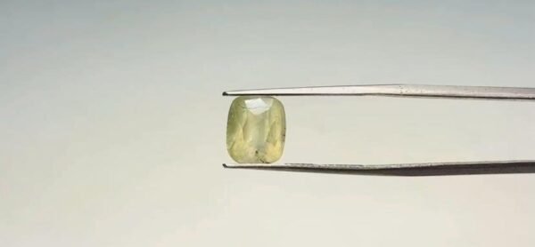 Yellow Sapphire - 4.75 Carat