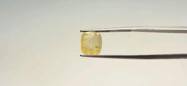 Yellow Sapphire - 4.65 Carat