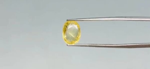 Yellow Sapphire  - 4.55 Carat