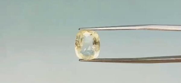 Yellow Sapphire  - 5.95 Carat