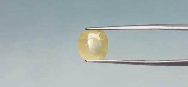 Yellow Sapphire  - 4.35 Carat