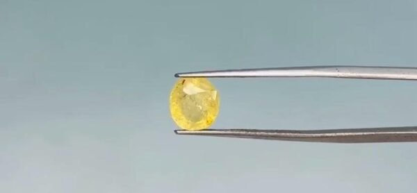 Yellow Sapphire  - 2.95 Carat