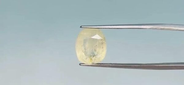 Yellow Sapphire  - 6.8 Carat