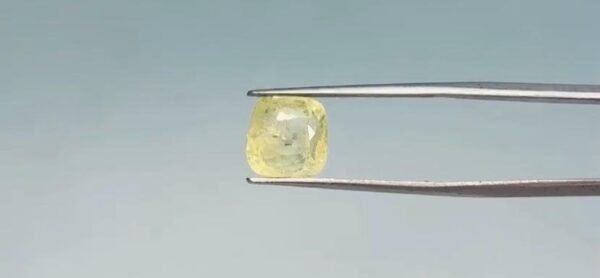 Yellow Sapphire  - 6.1 Carat