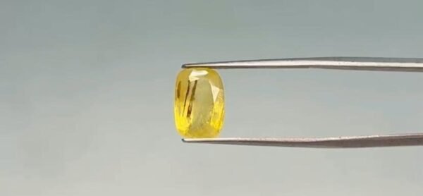 Yellow Sapphire  - 4.35 Carat