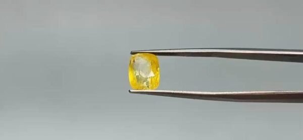 Yellow Sapphire - 4.1 Carat