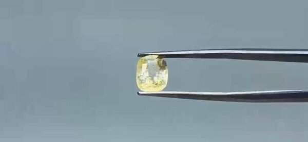 Yellow Sapphire - 4.05 Carat