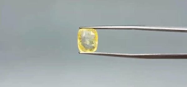 Yellow Sapphire - 3.3 Carat
