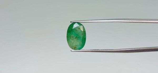 ZAMBIAN EMERALD - 3.95 CARAT