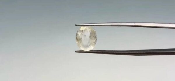 White sapphire - 4.8 Carat