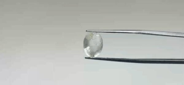 White sapphire - 4.55 Carat