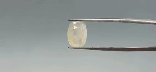 White sapphire - 5 Carat