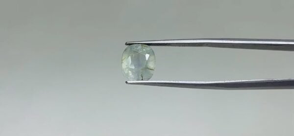 Pitambari sapphire - 5.65 Carat