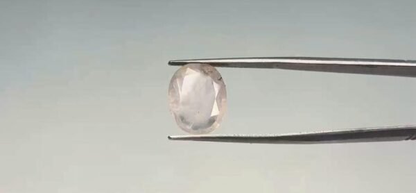 White sapphire - 8 Carat