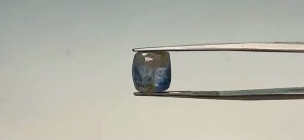 Pitambari sapphire - 6.9 Carat