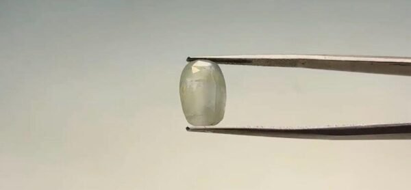 White sapphire - 7.15 Carat