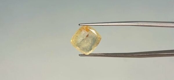 Yellow sapphire - 8.55 Carat