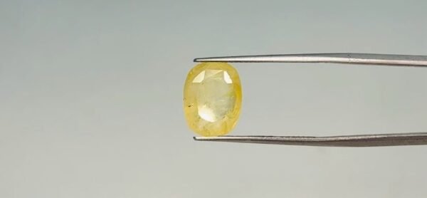 Yellow sapphire - 7.25 Carat