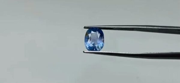 Blue sapphire - 3.6 Carat