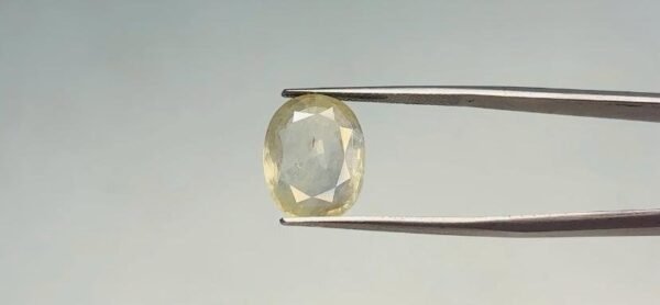 Yellow sapphire - 8.5 Carat