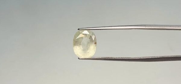 Yellow sapphire - 5 Carat