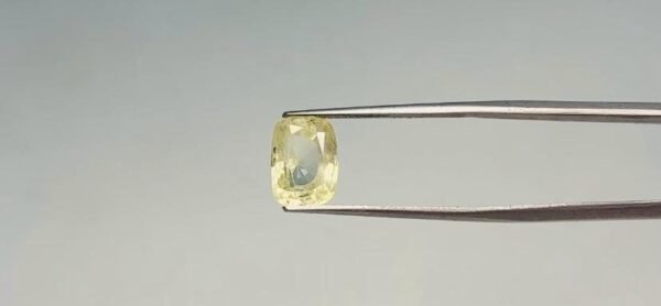 Yellow sapphire - 4.1 Carat