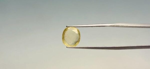 Yellow sapphire - 3.5 Carat