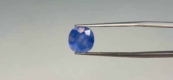 Blue sapphire - 4 Carat