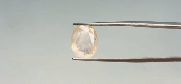 Yellow sapphire - 6.65 Carat