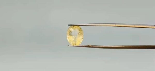 Yellow sapphire - 4.5 Carat