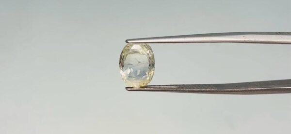Yellow sapphire - 4.2 Carat