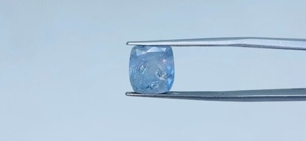 Blue sapphire - 8 Carat