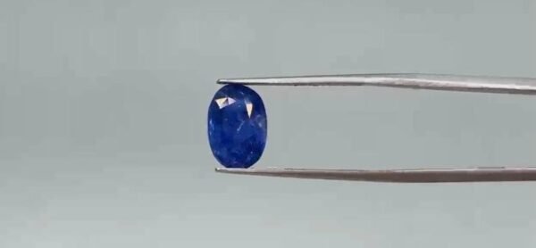 Blue sapphire - 4.45 Carat