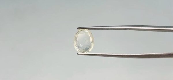 Yellow sapphire - 2.95 Carat