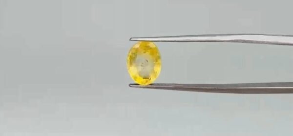 Yellow sapphire - 4.1 Carat