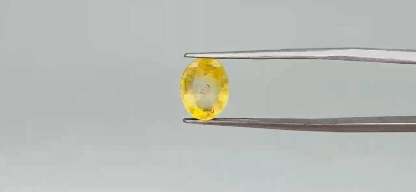 Yellow sapphire - 4.1 Carat