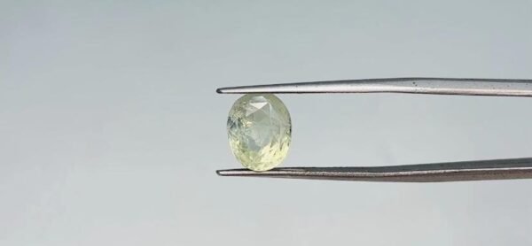 Yellow sapphire - 4.85 Carat
